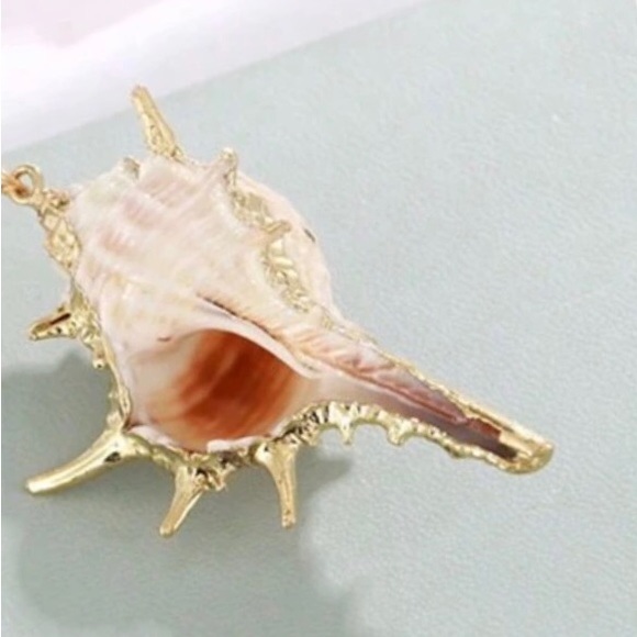 Spiny Murex~ Echinate Spiky Conch Shell Mermaid Beach Ocean Gold Dipped Necklace - Picture 2 of 16